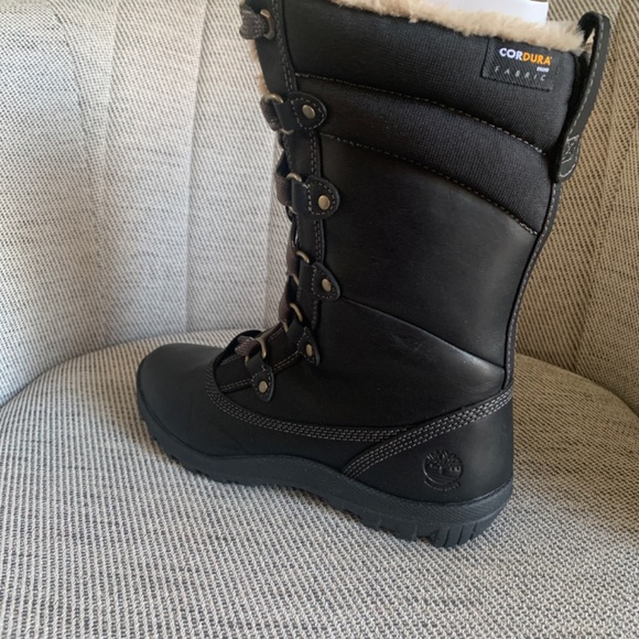 Brand New Winter Boots - Timberland - Women size 7 US - Picture 6 of 7